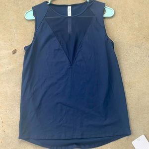 Women lululemon tank top